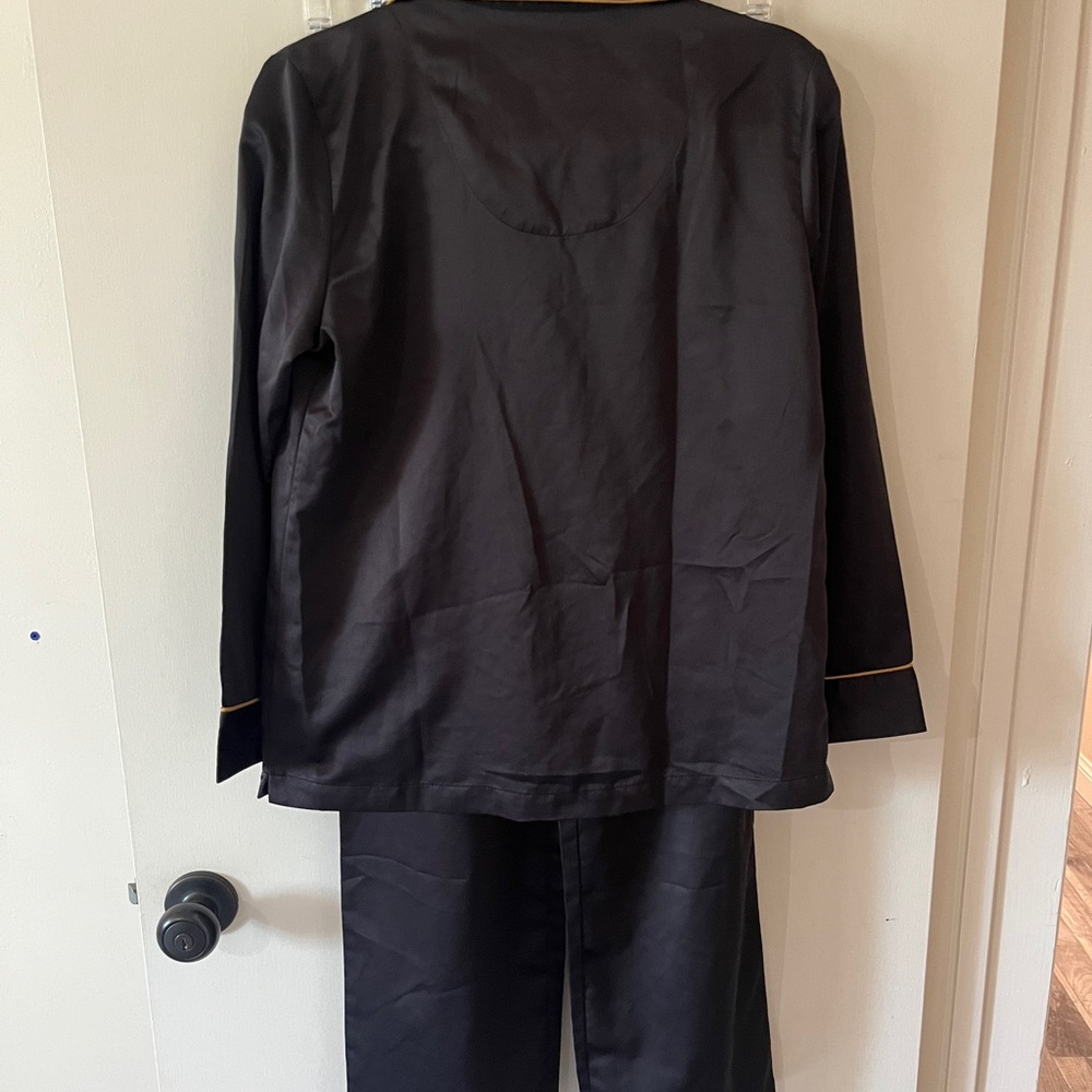 Ralph Lauren Black and Gold Pajama Set - Picture 4 of 6